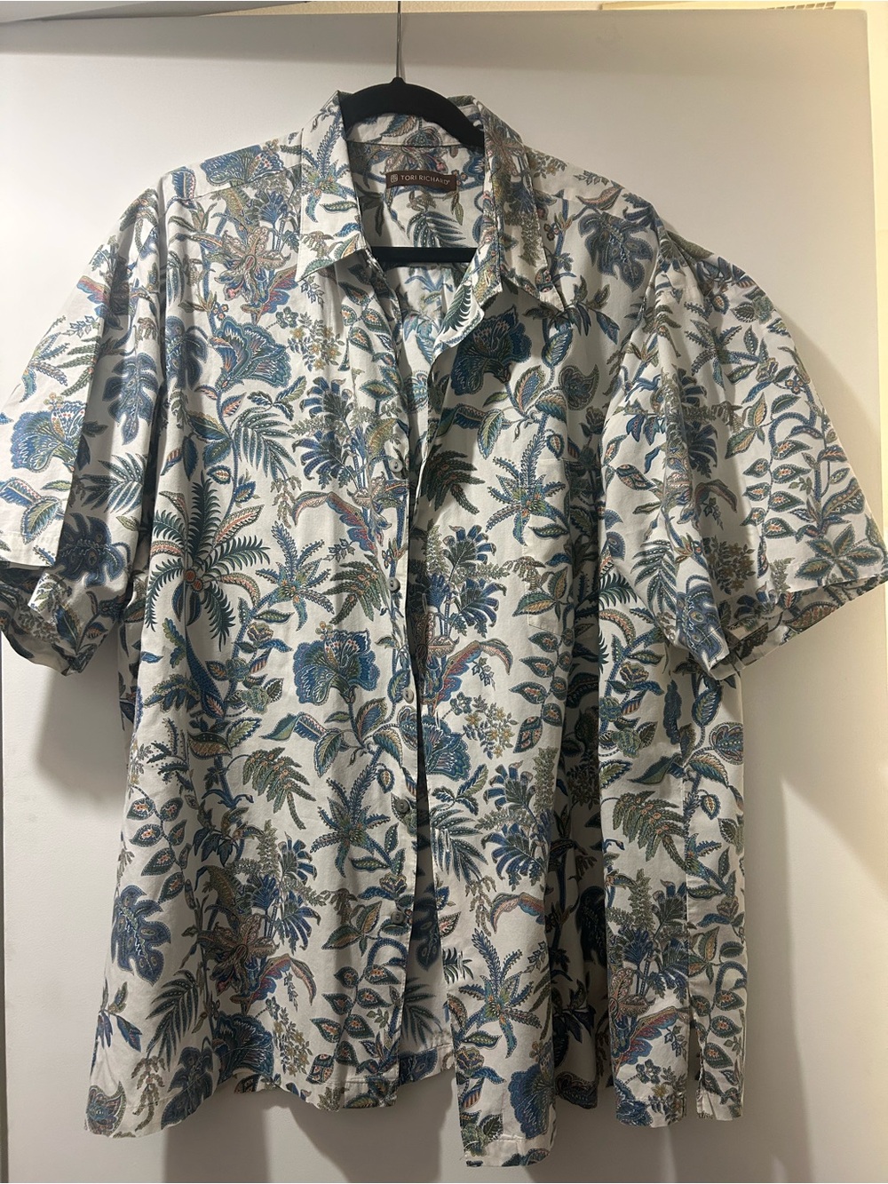 Tori Richard White Short-Sleeve Floral Button-Down with Blue and Green Print